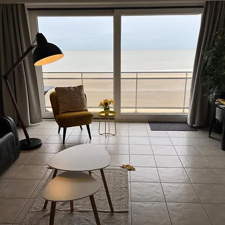 Apartment At Sea - Zeedijk