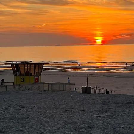 At Sea - Zeedijk Appartement Blankenberge