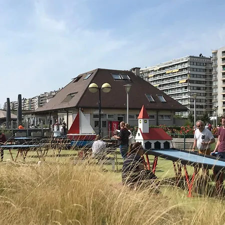 At Sea - Zeedijk *